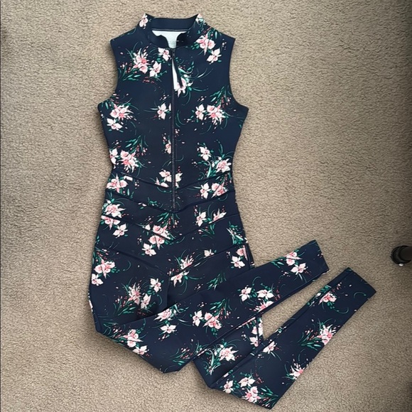 Sadie sleeveless - Picture 1 of 1